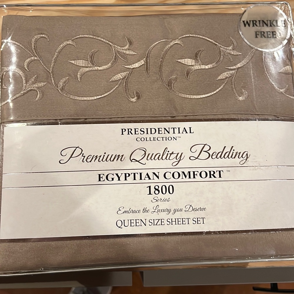 Presidential Collection Queen size sheet set, deep pocket  Taupe color.